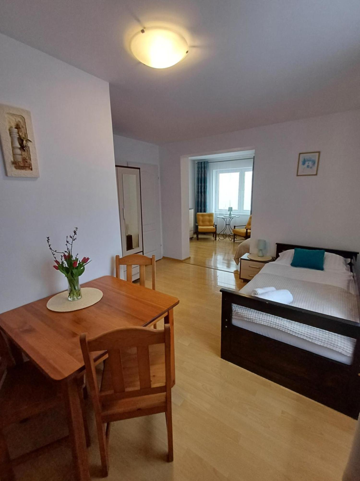 Pokoje Vesuvio I Apartament Dźwirzyno Habitación foto